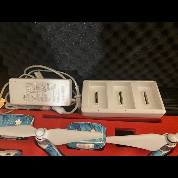 Dji phantom 4 professional drone bundle!! Everything you need.. so nice! - Picture 8 of 8